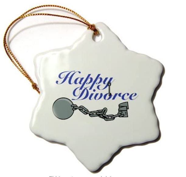 White star christmas ornament with Happy Divorce and an unlocked ball and chain.