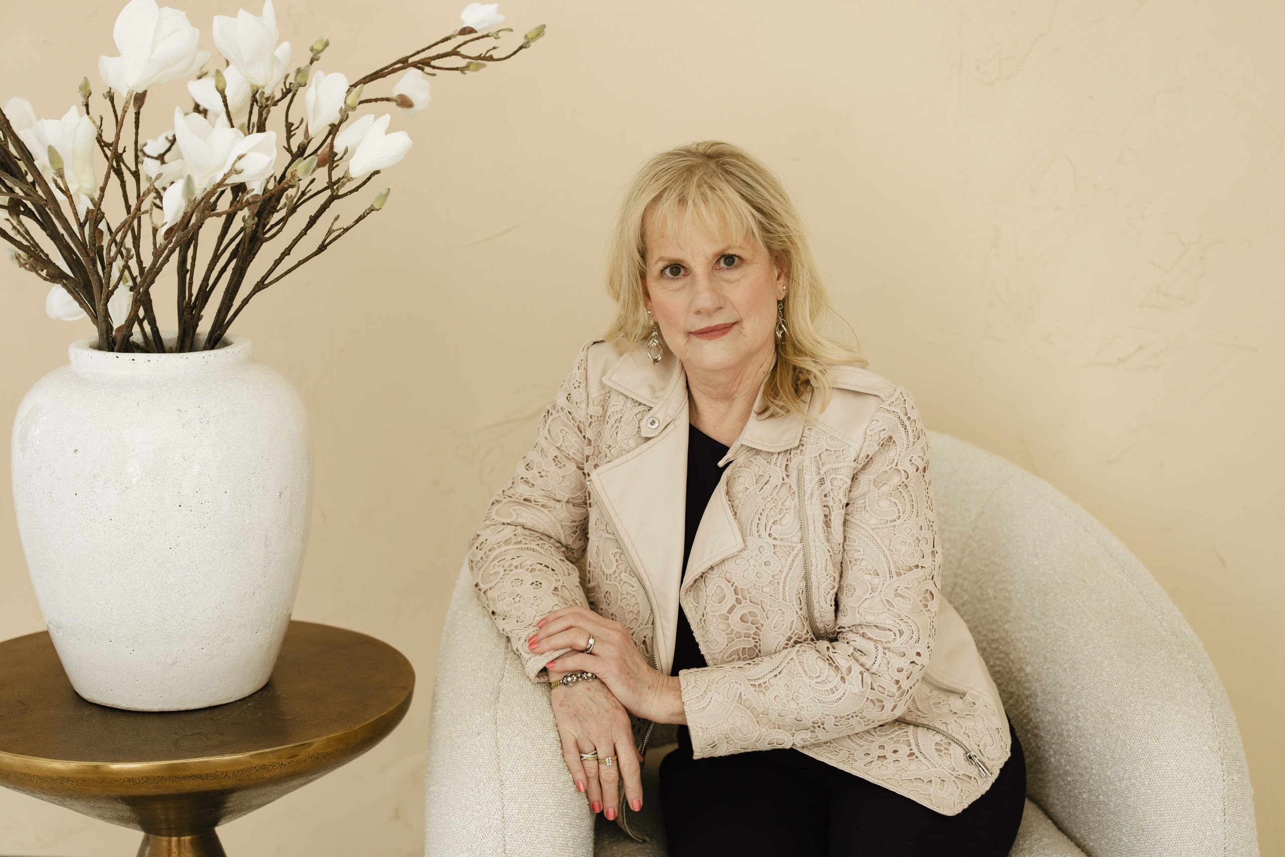 Karen Covy Strategic Divorce Guide Serious picture of Karen Covy looking into the camera.